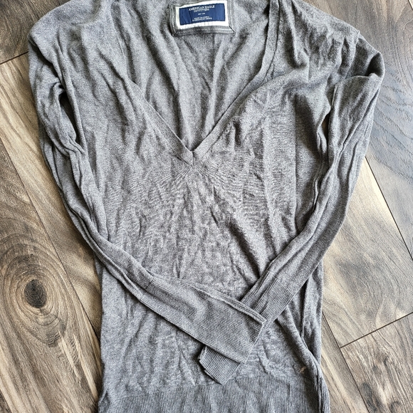 American Eagle Outfitters Sweater - Picture 1 of 3